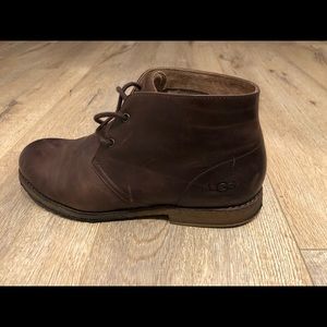 Ugg Leather Chukka size 9.5